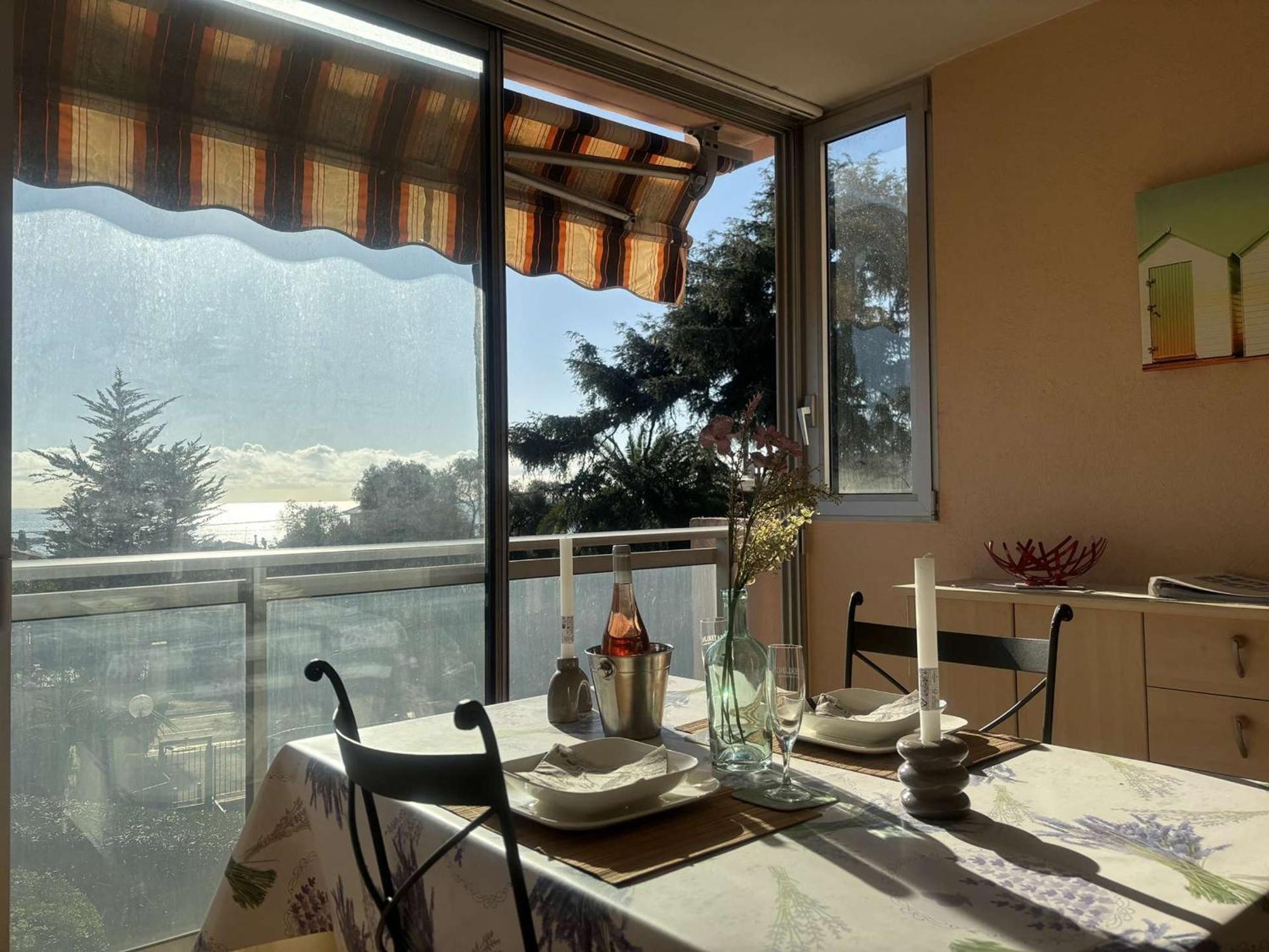Studio Agreable Avec Loggia, Garage Et Plage A Proximite - 2 Couchages, Golfe-Juan - Fr-1-252-62 Kültér fotó