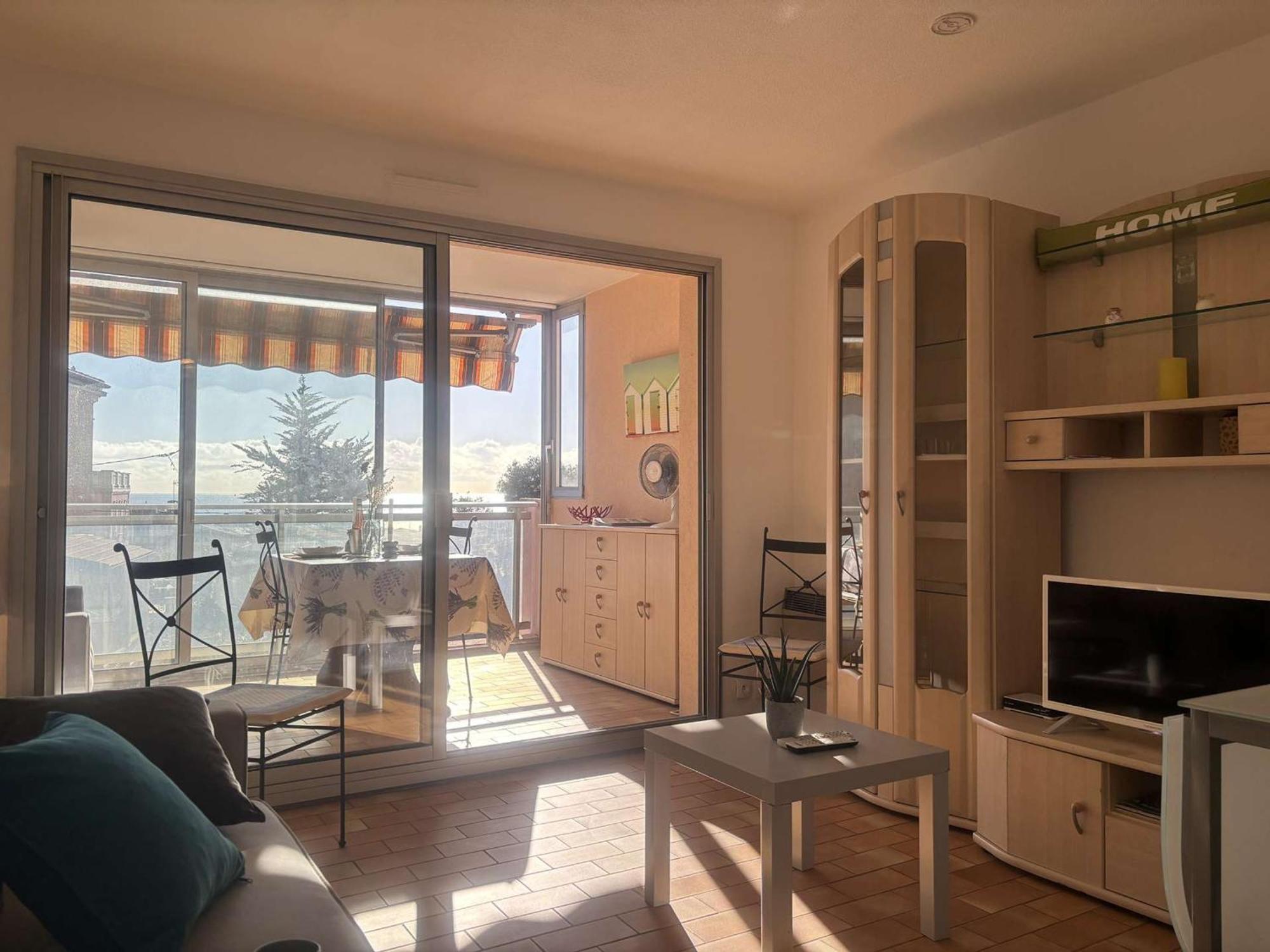 Studio Agreable Avec Loggia, Garage Et Plage A Proximite - 2 Couchages, Golfe-Juan - Fr-1-252-62 Kültér fotó