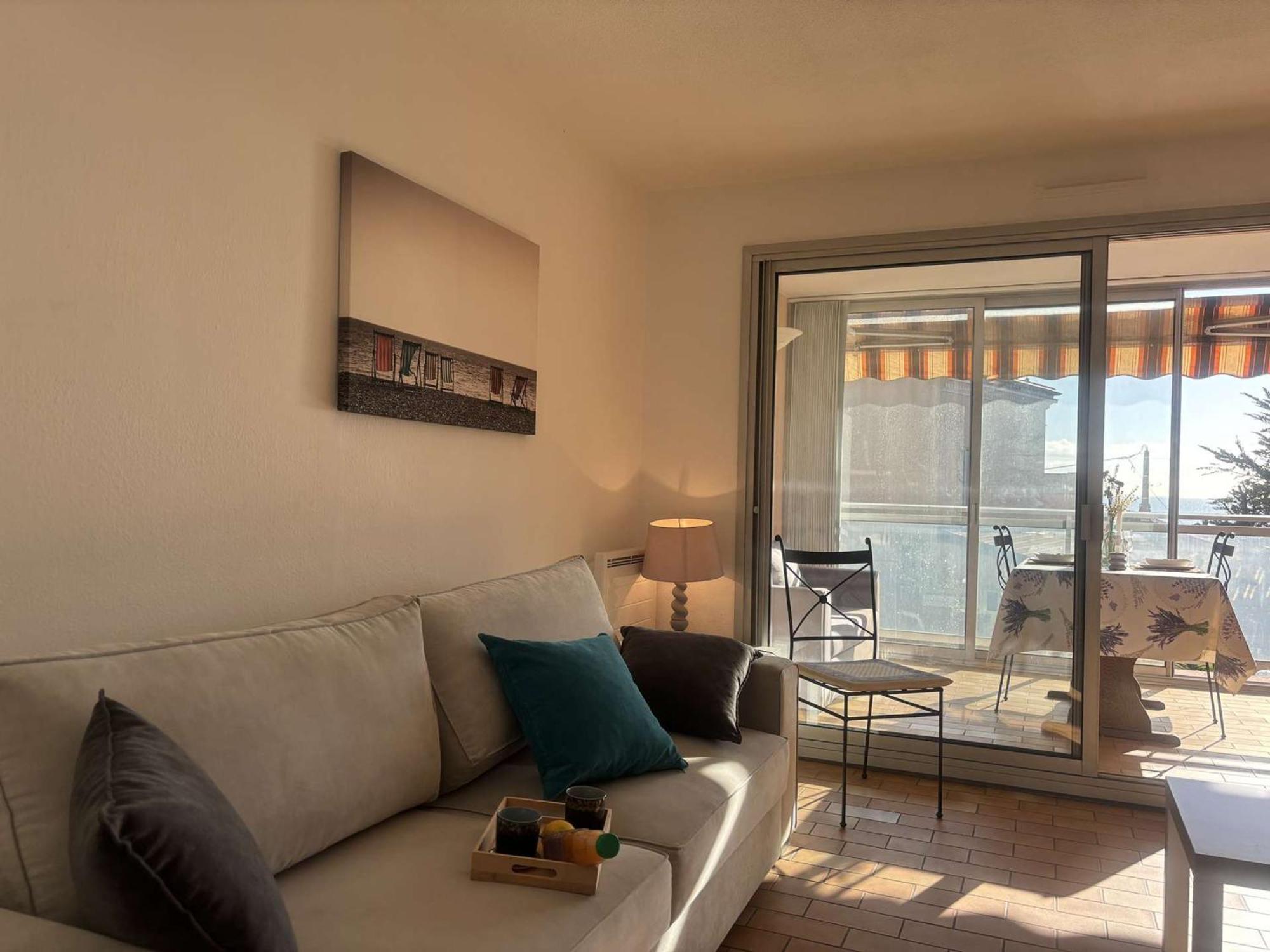 Studio Agreable Avec Loggia, Garage Et Plage A Proximite - 2 Couchages, Golfe-Juan - Fr-1-252-62 Kültér fotó
