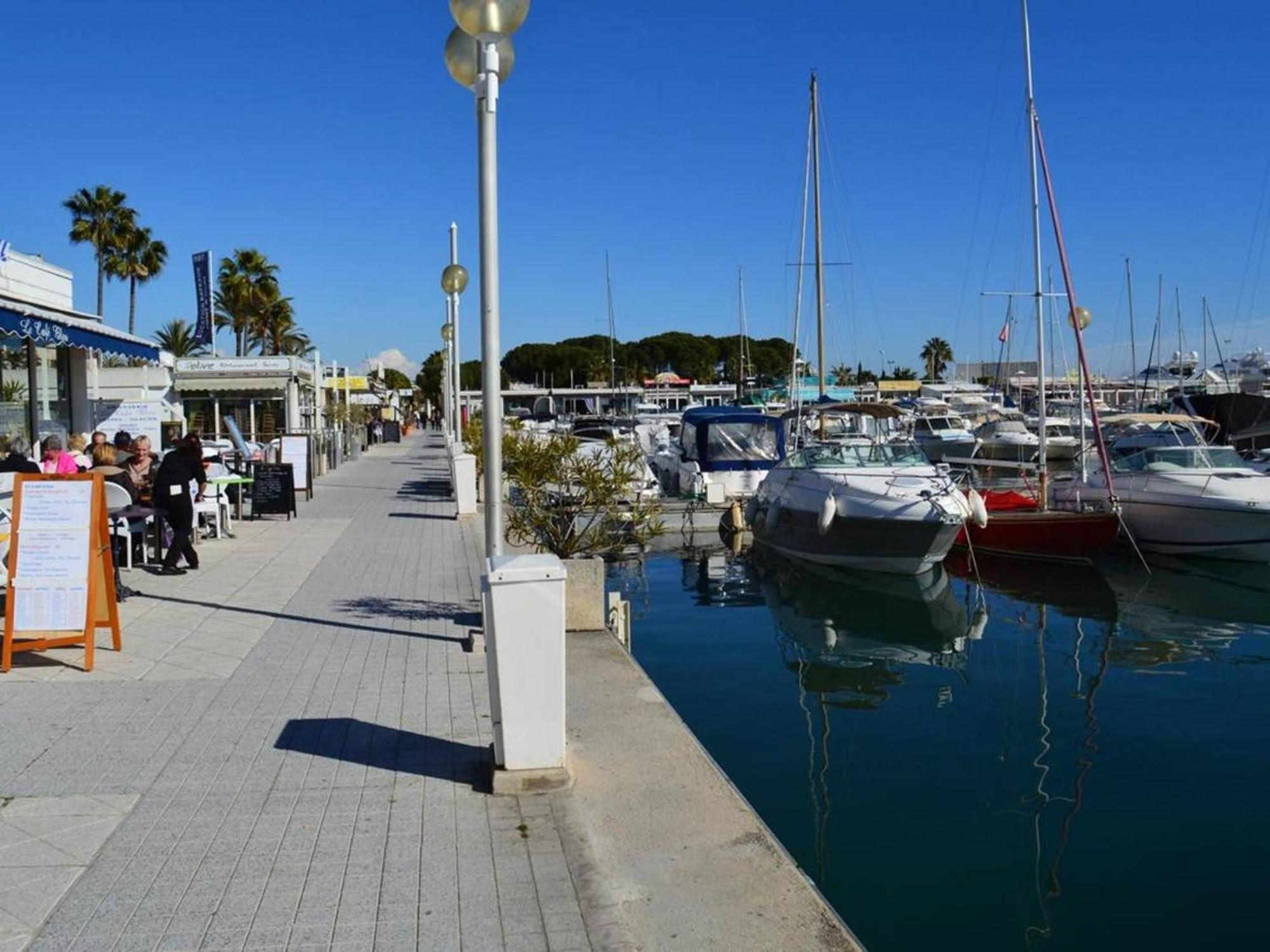 Studio Agreable Avec Loggia, Garage Et Plage A Proximite - 2 Couchages, Golfe-Juan - Fr-1-252-62 Kültér fotó
